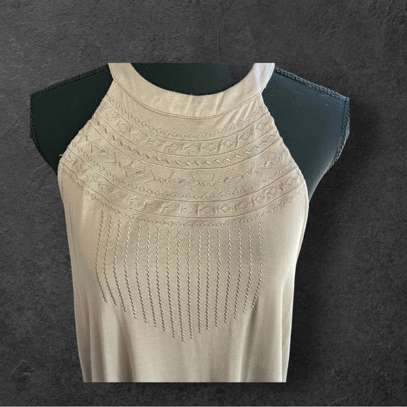 Halter Top Women’s Cable & Gauge Embroidery Sleeveless Banded Waist Taupe Sz XL - Picture 2 of 5